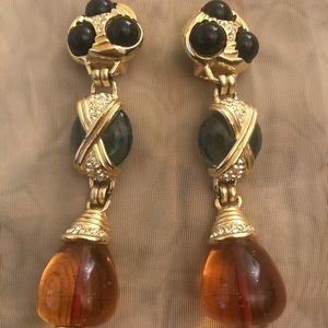 Roxanne Assoulin signed vintage clip earring